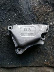 Запчасть кронштейн двигателя Peugeot 207