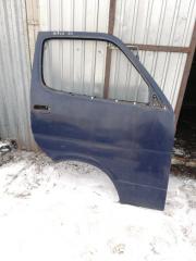 Запчасть дверь передняя правая Toyota Hiace 1989