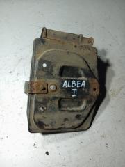 Запчасть крепление акб Fiat Albea 2008
