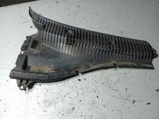 Запчасть жабо правое Toyota Carina E