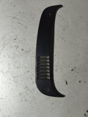 Запчасть накладка крыла задняя правая Toyota Hiace