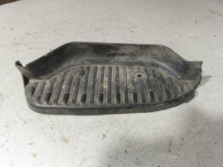 Запчасть накладка подножки правая Toyota Hiace