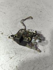 Запчасть замок двери передний правый Toyota Hiace