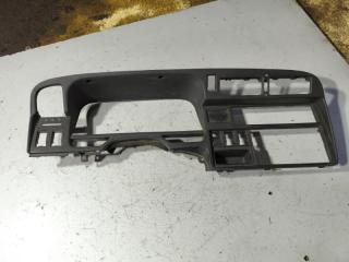 Запчасть накладка торпедо Toyota Hiace