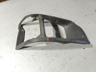 Запчасть рамка фары правая Toyota Hiace