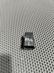 Фото запчасти реле обогрева лобового стекла Volkswagen Passat Б/У запчасть Запчасть реле обогрева лобового стекла Volkswagen Passat