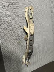 Фото запчасти балка поперечная Toyota Hilux Surf 1990 Б/У запчасть Запчасть балка поперечная Toyota Hilux Surf 1990