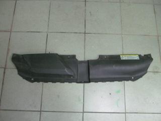 Запчасть накладка переднего бампера Audi A4