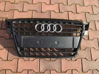 Решетка радиатора Audi A4