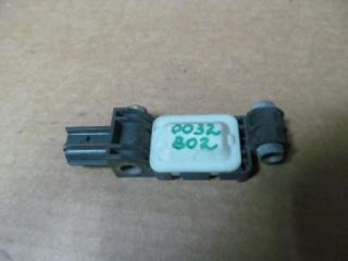 Запчасть датчик удара Audi A4
