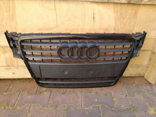 Решетка радиатора Audi A4