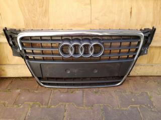 Решетка радиатора Audi A4