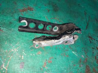 Петля капота правая Skoda Octavia A5 2004-2013