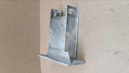 Кронштейн передний левый Audi A4