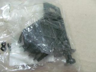 Запчасть крепление фары правое Audi A4