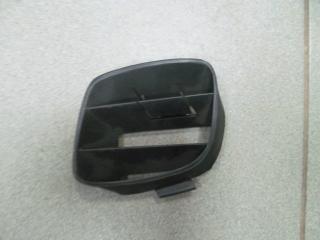 Запчасть заглушка бампера передняя левая Audi A80 B3