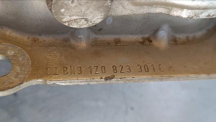 Петля капота левая Octavia A5 2004-2013