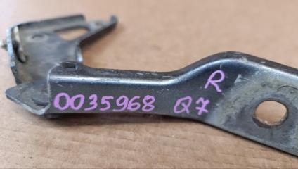 Запчасть петля капота правая Audi Q7