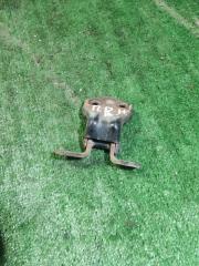 Фото запчасти петля двери передняя правая Haima 3 2011 Б/У запчасть Запчасть петля двери передняя правая Haima 3 2011