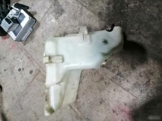 Запчасть бачок омывателя лобового стекла Mercedes-Benz C