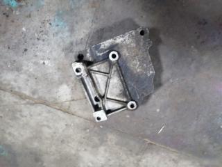 Запчасть кронштейн компрессора кондиционера Citroen C4