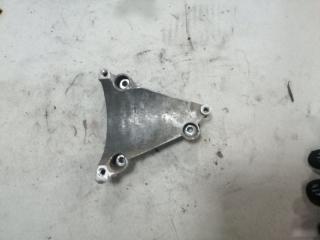 Запчасть кронштейн кондиционера Audi A6