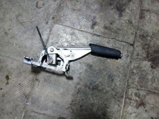 Запчасть рычаг стояночного тормоза Skoda Octavia