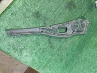 Фото запчасти решетка стеклоочистителя передняя правая Renault logan Б/У запчасть Запчасть решетка стеклоочистителя передняя правая Renault logan