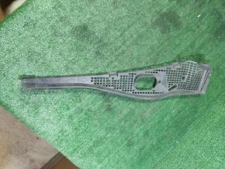 Фото запчасти решетка стеклоочистителя передняя правая Renault logan Б/У запчасть Запчасть решетка стеклоочистителя передняя правая Renault logan