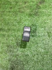 Фото запчасти кнопка обогрева заднего стекла Renault logan Б/У запчасть Запчасть кнопка обогрева заднего стекла Renault logan