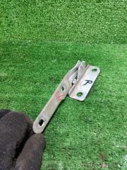 Фото запчасти петля капота правая Renault logan Б/У запчасть Запчасть петля капота правая Renault logan