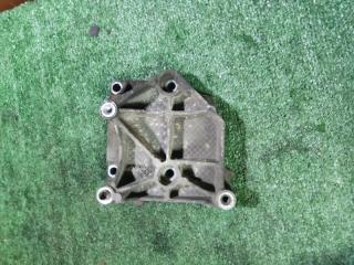 Запчасть кронштейн компрессора кондиционера Citroen C4