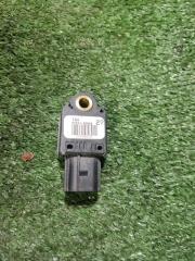 Фото запчасти датчик air bag Toyota Auris Б/У запчасть Запчасть датчик air bag Toyota Auris