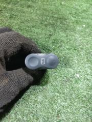 Фото запчасти кнопка обогрева заднего стекла Nissan Almera 2015 Б/У запчасть Запчасть кнопка обогрева заднего стекла Nissan Almera 2015