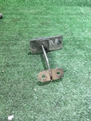 Запчасть ограничитель двери передний правый Mercedes Benz