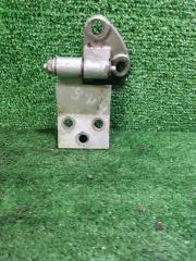 Запчасть петля двери передняя правая Mercedes Benz