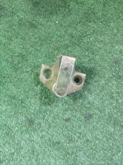 Фото запчасти ответная часть замка двери Ford Mondeo Б/У запчасть Запчасть ответная часть замка двери Ford Mondeo