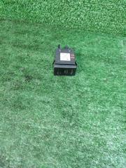 Запчасть кнопка обогрева заднего стекла Volkswagen Passat