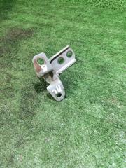 Фото запчасти петля двери передняя левая Haima M3 2014 Б/У запчасть Запчасть петля двери передняя левая Haima M3 2014