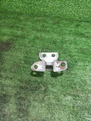 Фото запчасти петля двери задняя левая Haima M3 2014 Б/У запчасть Запчасть петля двери задняя левая Haima M3 2014