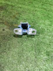 Фото запчасти петля двери задняя левая Haima M3 2014 Б/У запчасть Запчасть петля двери задняя левая Haima M3 2014