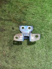 Фото запчасти петля двери задняя левая Haima M3 2014 Б/У запчасть Запчасть петля двери задняя левая Haima M3 2014