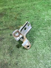 Фото запчасти петля двери передняя правая Haima M3 2014 Б/У запчасть Запчасть петля двери передняя правая Haima M3 2014