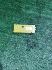 Фото запчасти усилитель антенны Land Rover Discovery 2006 Б/У запчасть Запчасть усилитель антенны Land Rover Discovery 2006