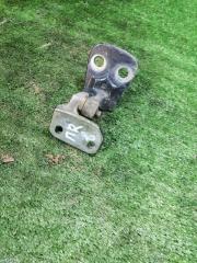 Фото запчасти петля двери передняя правая Land Rover Discovery 2006 Б/У запчасть Запчасть петля двери передняя правая Land Rover Discovery 2006