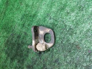 Фото запчасти петля буксировочная передняя Toyota Land Cruiser 2008 Б/У запчасть Запчасть петля буксировочная передняя Toyota Land Cruiser 2008