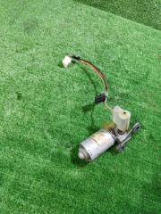 Фото запчасти моторчик рулевой колонки Cadillac DeVille 2000 Б/У запчасть Запчасть моторчик рулевой колонки Cadillac DeVille 2000