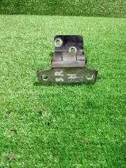 Фото запчасти петля двери задняя правая Cadillac DeVille 2000 Б/У запчасть Запчасть петля двери задняя правая Cadillac DeVille 2000