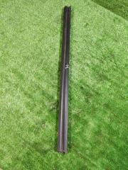 Фото запчасти уплотнитель стекла двери задний левый Jeep Grand Cherokee 2012 Б/У запчасть Запчасть уплотнитель стекла двери задний левый Jeep Grand Cherokee 2012