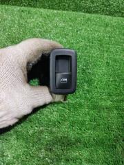 Фото запчасти кнопка стеклоподъемника задняя левая Jeep Grand Cherokee 2012 Б/У запчасть Запчасть кнопка стеклоподъемника задняя левая Jeep Grand Cherokee 2012